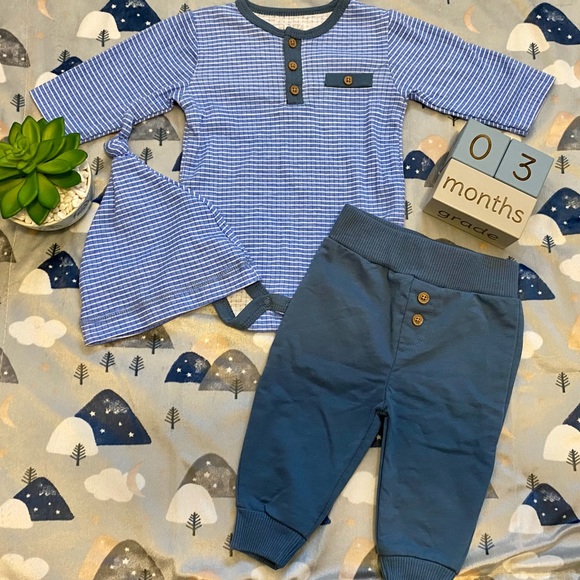 NEVER WORN 9 PIECE BABY BUNDLE - Picture 8 of 11